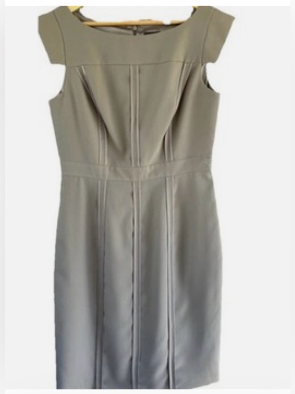 Vince Camuto Woman's Sheath Knee Lenth Dress Taupe Zip Back Size 10 Cap Sleeve